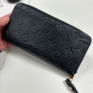 ❌SOLD❌ Louis Vuitton Monogram Empreinte Noir Zippy Wallet